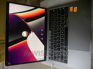 Laptop Apple MacBook Pro 2017 16GB Intel Core I7 SSD 512GB