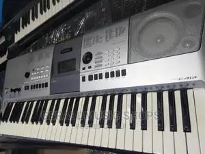 UK Used Yamaha PSR-E413 Keyboard