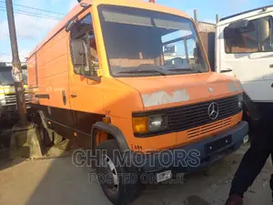 Mercedes-Benz Tourismo 2005 Orange