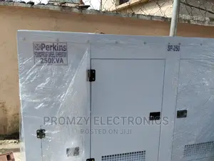 250kva Perkins England Diesel Soundproof Generator 100%