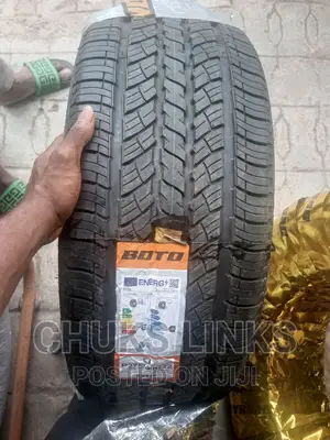 275/40r22 Boto Tire