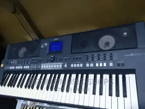 Yamaha PSR-S650 Keyboard