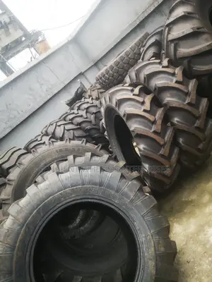 16.9-30 Speedways Caterpillar and Tractors India Tyres