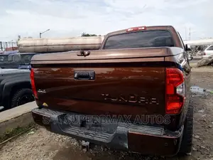 Toyota Tundra 2018 Brown