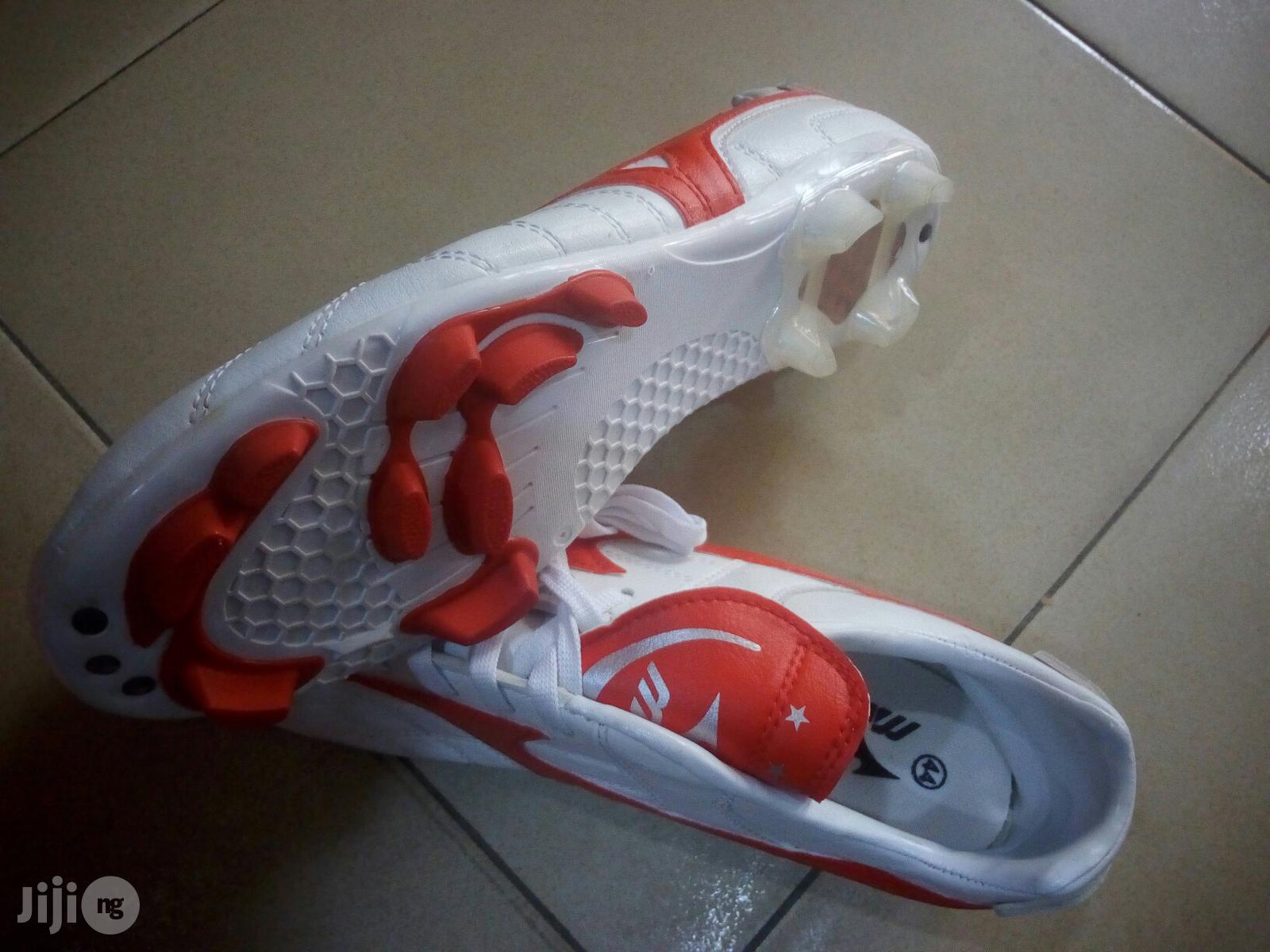 Mizuno Boot
