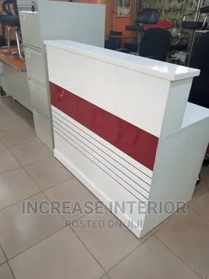 Quality Executive Receptionist Table