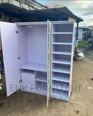 4ft by 6ft Wardrobe With Mirror