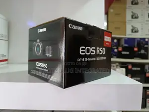 Canon Eos R50 + Rf-S 18-45mm F/4.5-6.4 Is STM Kit