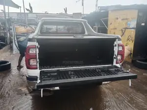 Toyota Hilux Cover Sliding One