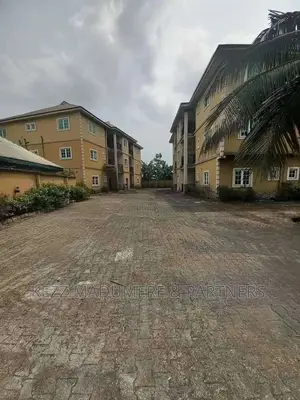 2bdrm Block of Flats in Alakahia, Near for sale
