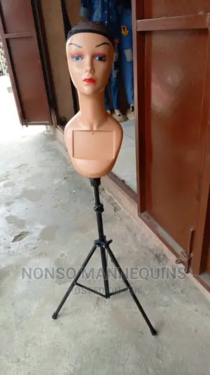 Small Tripod Stand + Mannequin Head