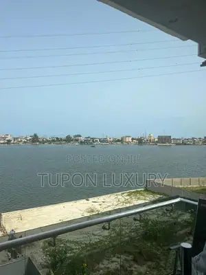 Best Vacation Home: Luxury 3bedroom Waterfront Apartment.