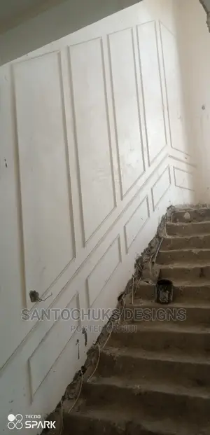 Pop Cornice for Wainscoting