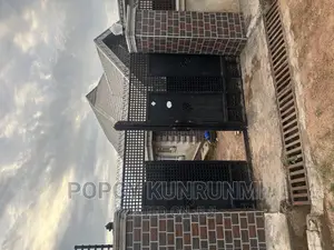 4bdrm Bungalow in Maryland Estate, Apata for sale
