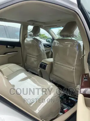 Toyota Camry XLE 4dr Sedan (2.5L 4cyl 6A) 2012 White