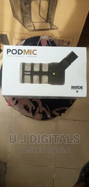 Professional RODE Podmic Dynamic Microphone