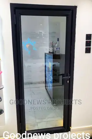 Aluminium Single Ebm Hinge Door