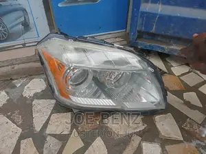 GLK350 2010 Set of Headlights