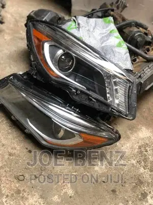 CLA 250 Set of American Headlights