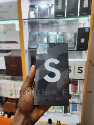 New Samsung Galaxy S22 5G 256 GB Silver