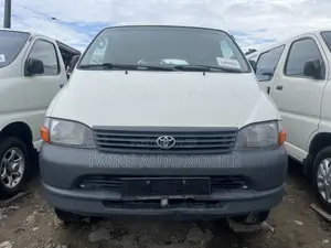 Toyota HiAce 2003 White