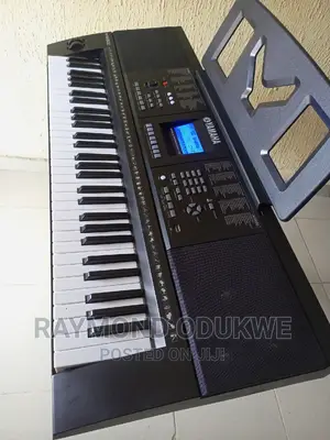 Yamaha Keyboard Piano With Usb Flash and Pitch Bend Wheel