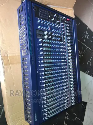 Yamaha Professional MG24/14fx/ 24channels Mixer