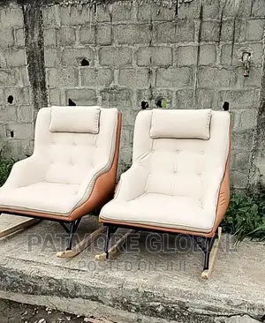 Special Swinging Chair With Quality Materials