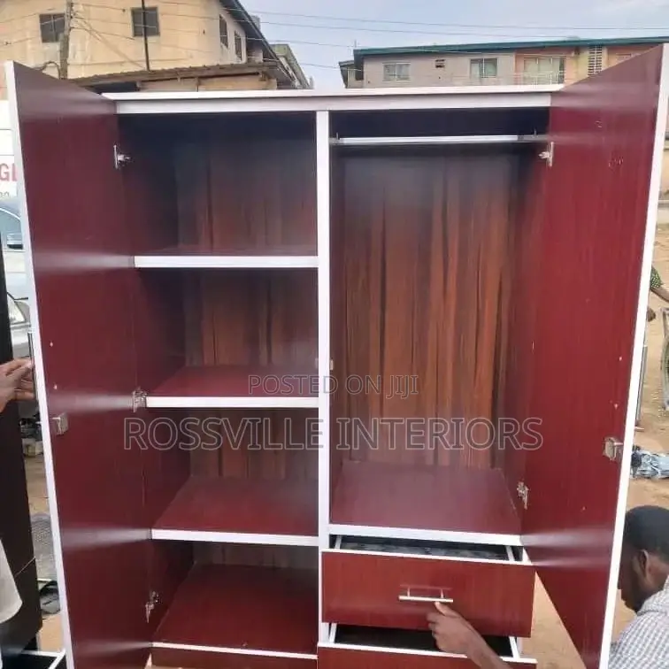 Classy 4ft by 6ft Wardrobe for Adults