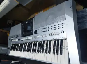 UK Used Yamaha PSR-S900 Keyboard