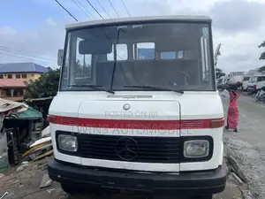 Mercedes-Benz 608 Bucket