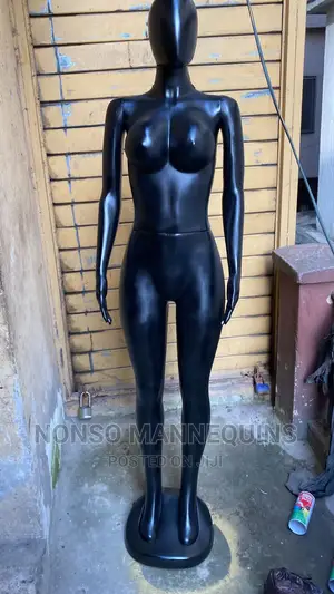 Size 10 Black Faceless Detachable Plastic Dummy