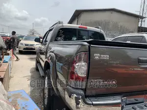 Toyota Tacoma 2014 Brown
