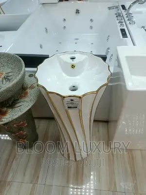 Freestanding Luxury Wash Hand Basin