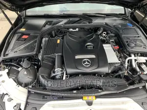 Mercedes-Benz C300 Luxury 4dr AWD 4Matic Sedan (2.0L 4cyl 7A) 2015