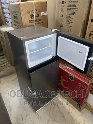 Ref 172dr Top Freezer Refrigerator 124L