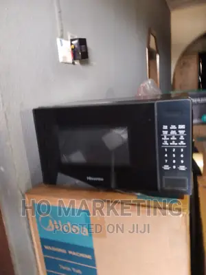 Hisense 700w Microwave Oven 20 Litres -Black