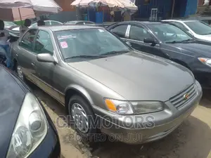 Toyota Camry LE 4dr Sedan (2.2L 4cyl 4A) 2000 Gray