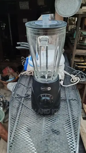 Switch on Blender With Glass Cup