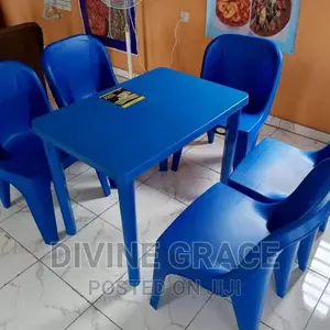 Plastic Restaurant Table and Chairs