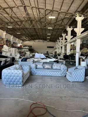 High Quality Luxury Complete Set Home Sofa Chair.