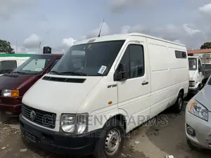 Volkswagen LT 2000 White