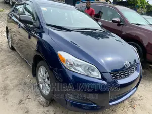 Toyota Matrix Hatchback FWD (1.8L 4cyl 5M) 2010 Blue