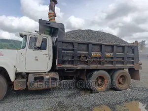 Granite Black Chippings