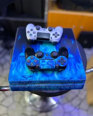 Grade a UK Used Ps4 Slim With 2 Pads