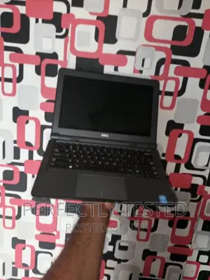 Laptop Dell Latitude 3350 4GB Intel Celeron SSD 128GB