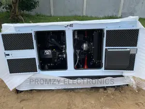 40kva Perkins England Diesel Soundproof Generator 100% Coppe