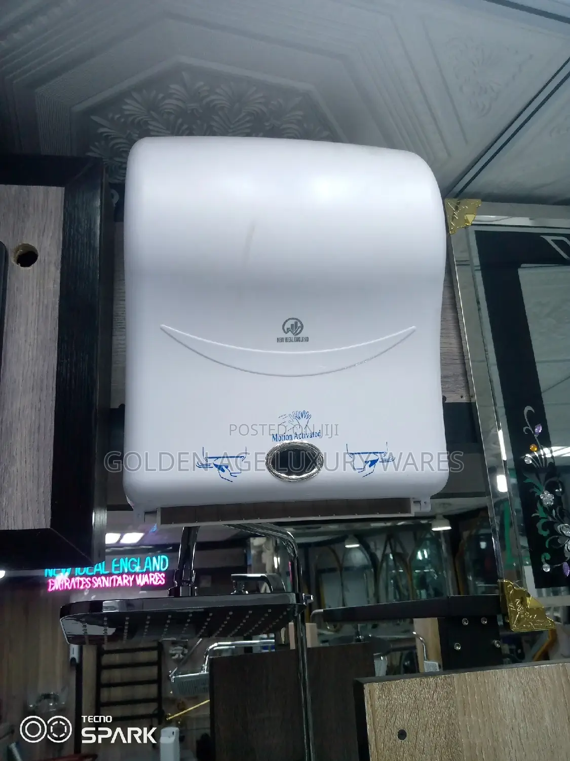 Automatic Tissue Dispenser
