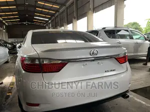 Lexus ES 350 FWD 2014 White