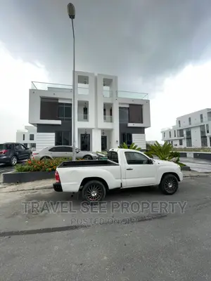 Furnished 5bdrm Mansion in Private Estate Lekki for sale